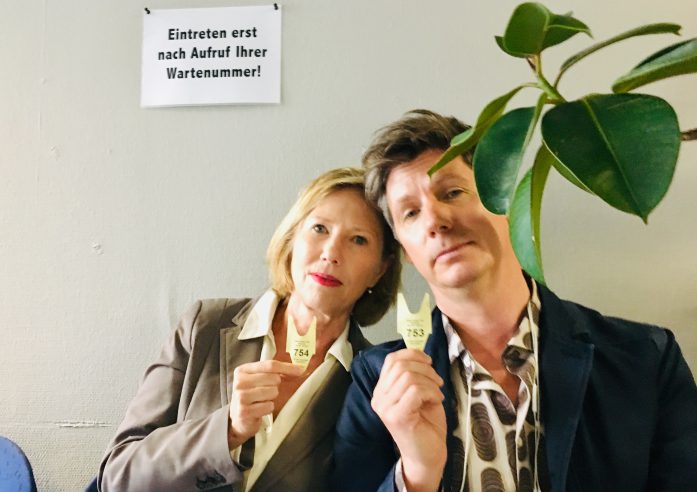 Petra Zieser (‚Monika Stollberg‘) & Thomas Clemens (‚Dr. Philip Kraft‘) in „SOKO Köln – Wut“ am 03.03.2020 um 18:00 Uhr im ZDF