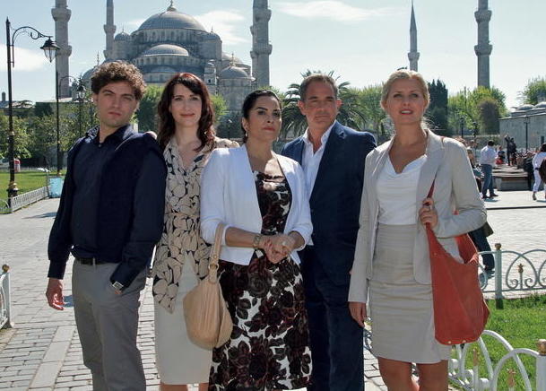 Claudia Mehnert als ‚Simone Burkhardt‘ am 22.03.2020 um 10:15 Uhr in „Kreuzfahrt ins Glück – Hochzeitsreise in die Türkei“ (2014) im ZDF