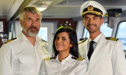Collien Ulmen-Fernandes als ‚Dr. Jessica Delgado‘ am 04.04.2021 um 20:15 Uhr in „Das Traumschiff – Malediven/Thaa Atoll“ im ZDF