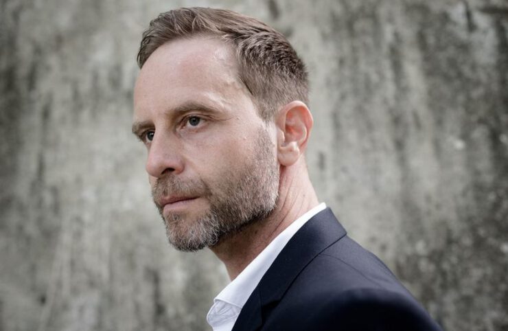 Julian Weigend (‚Felix Thalhammer‘) 29.04.2023 um 18:05 Uhr in „SOKO Kitzbühel – Tiroler Schönheit“ (2020) im ZDF