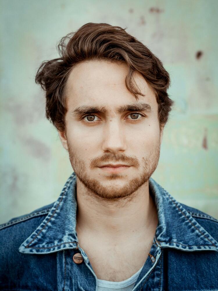 Valentin Kleinschmidt CRUSH agency — Agentur für Schauspiel