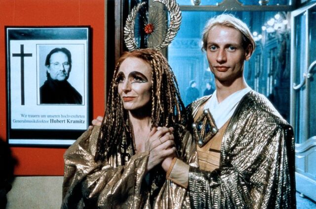 Throwback: „Tatort – Aida“ (1996) mit Victor Schefé am 20.04.2024 um 20:15 Uhr im BR
