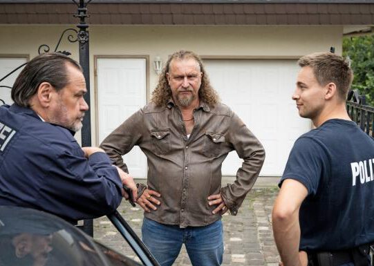 Neue Folge „WaPo Duisburg – Tödliche Neugier“ mit Matthias Komm (‚Walther Bracht‘) am 20.05.2024 um 18:50 Uhr im Ersten