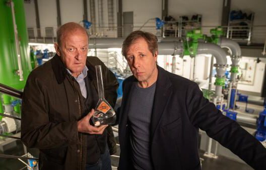 Neue Folge „Wilsberg – Mit allen Wassern gewaschen“ mit Oliver Korittke (‚Ekki Talkötter‘) am 17.05.2025 um 20:15 Uhr im ZDF